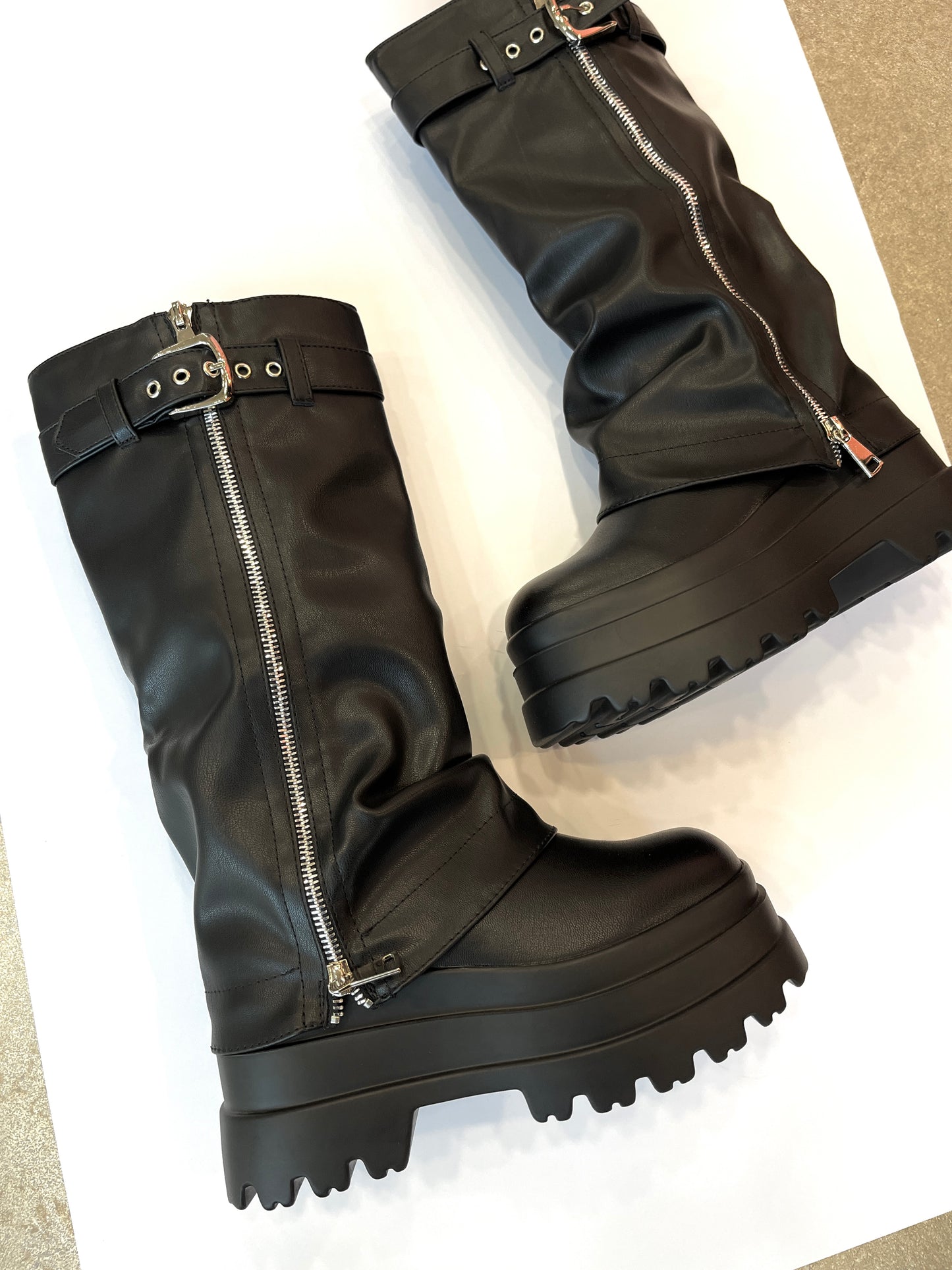 SHARK BOOTS