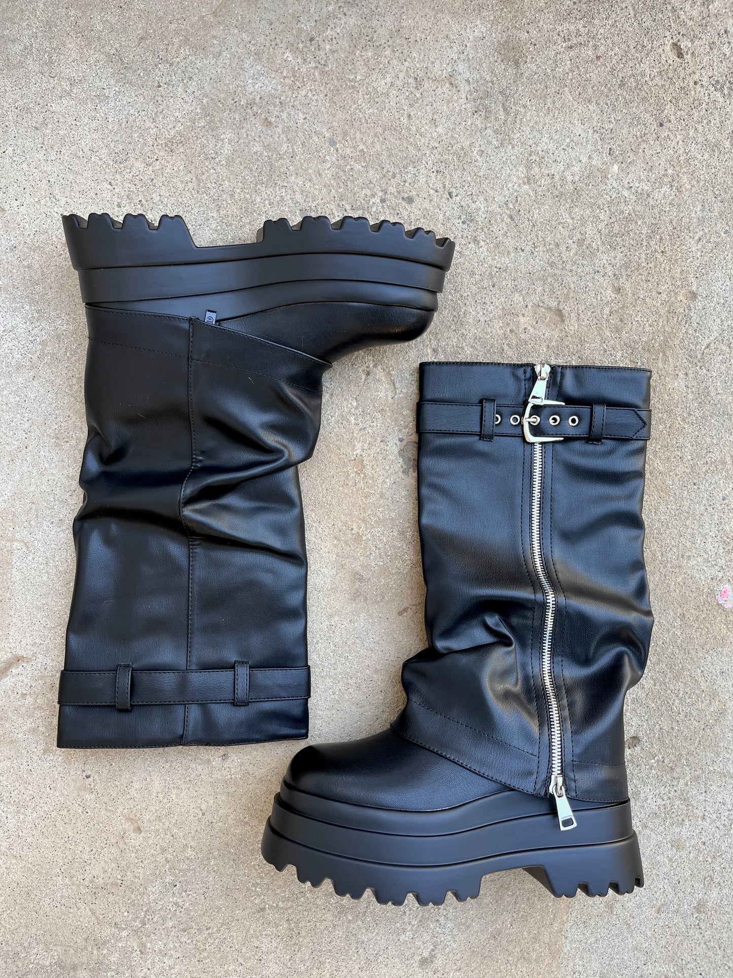 SHARK BOOTS