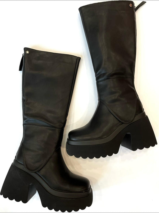 WOLF BOOTS