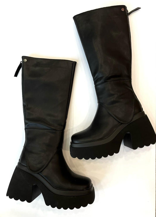 WOLF BOOTS