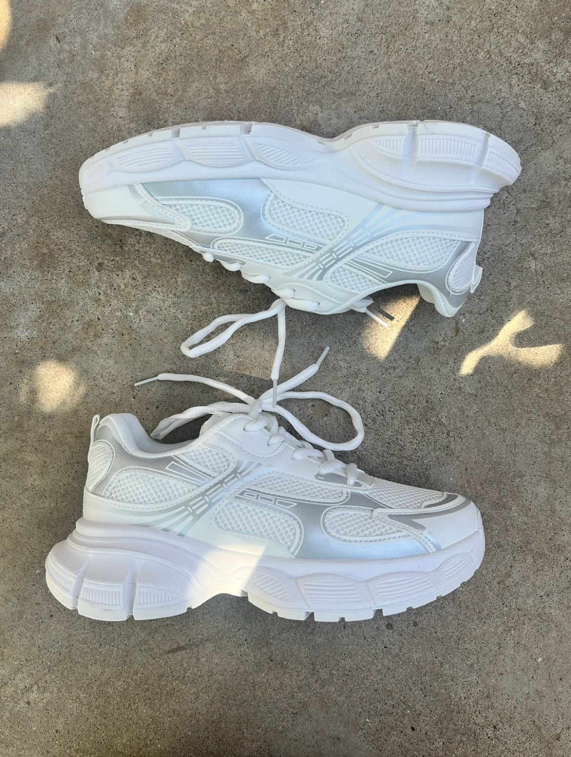 WHITE SPORT