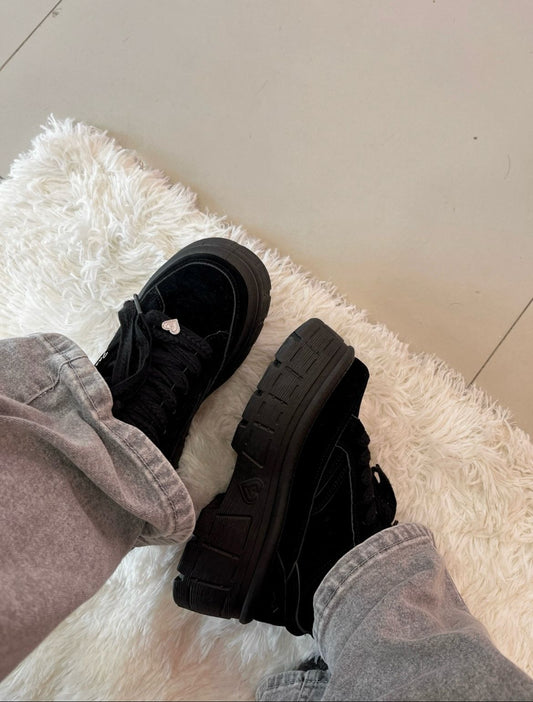 CHUNKY BLACK